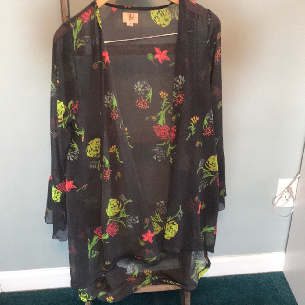 Floral bell sleeve kimono